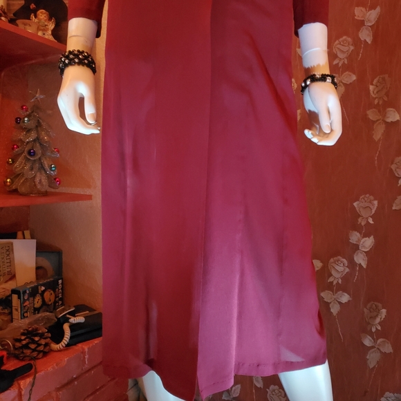 🖤EUC VNTG Burgundy Cover up by Dolce & Gabbana🖤 - Picture 16 of 17